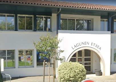 Aek Uztaritzeko Gau Eskola, Ecole de Langues à Ustaritz